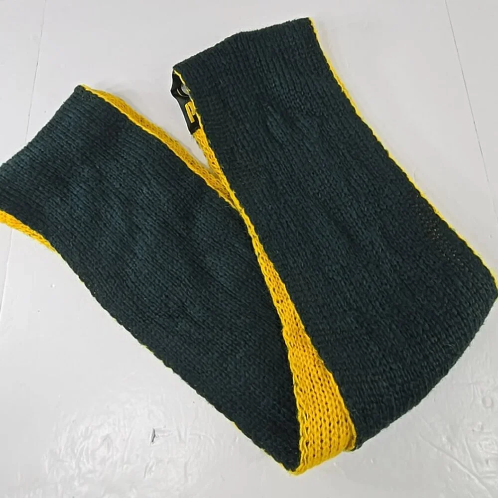 GREEN BAY PACKERS Infinity Scarf Football Team Knitted Green and Yellow Logo NFL